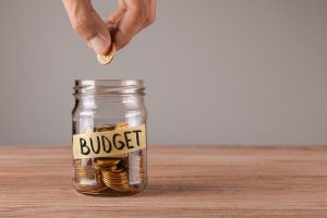 the 50-30-20 budgeting rule jar